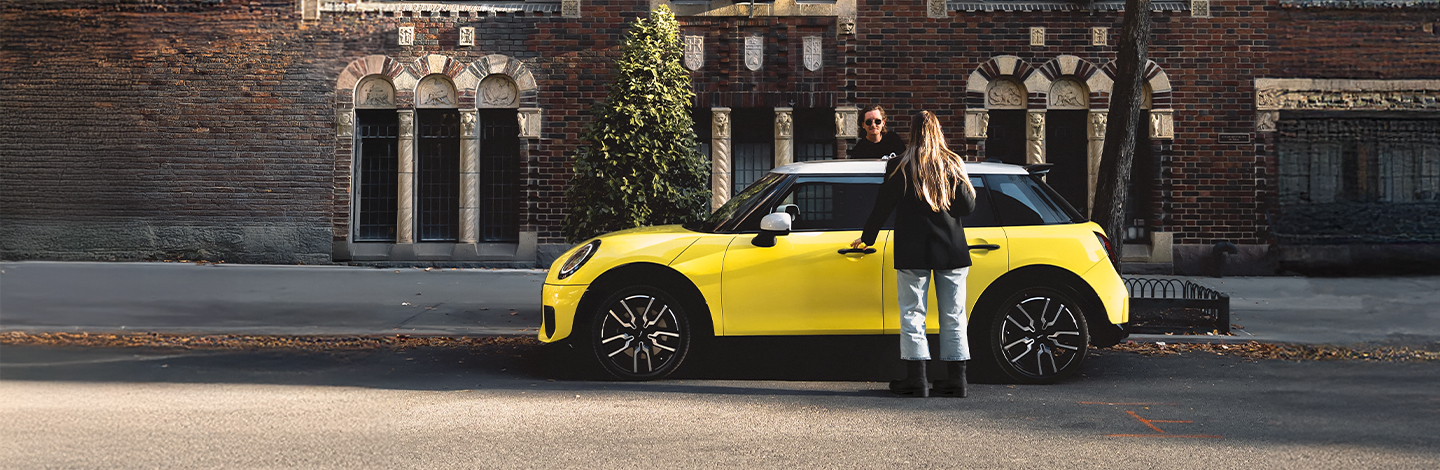 FÜR NEUE ABENTEUER. - VERFÜGBARE MINI NEUWAGEN UND JUNGE GEBRAUCHTE